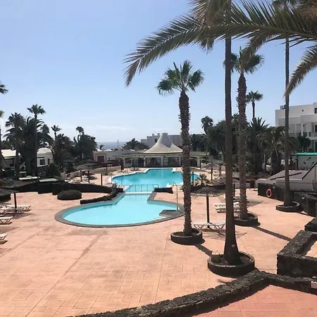 Lanzarotemar,piscina,sol...paraiso. كوستا تاغيسي